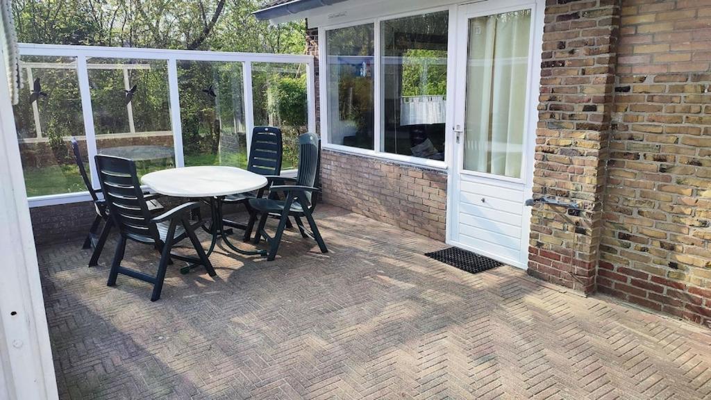 Vakantiehuis Hollum Ameland Dichtbij Strand En Met Ruime Tuin - Ameland39 Nl Eksteriør bilde